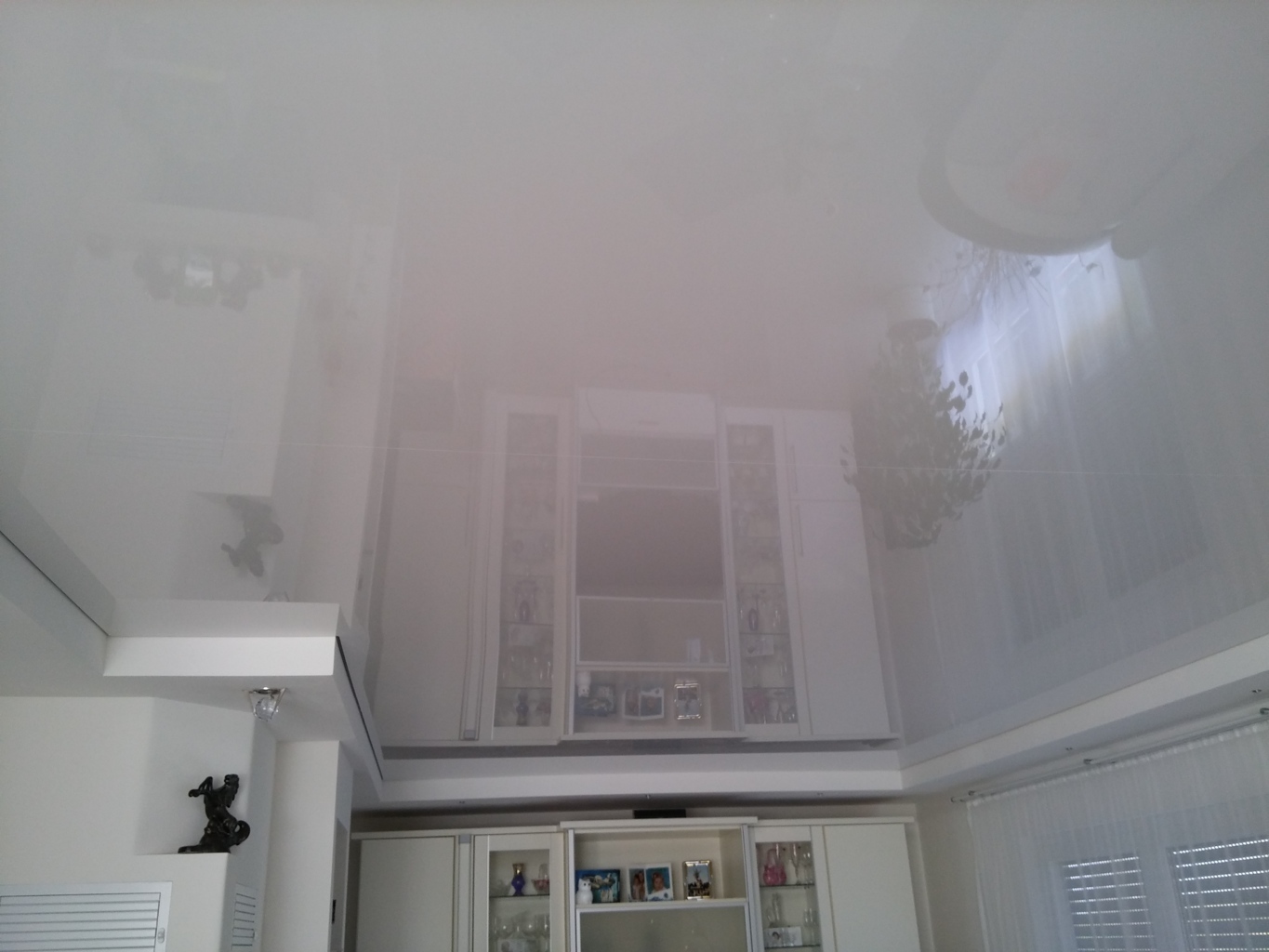 Moderne Decke (Spanndecke) – Ruthen