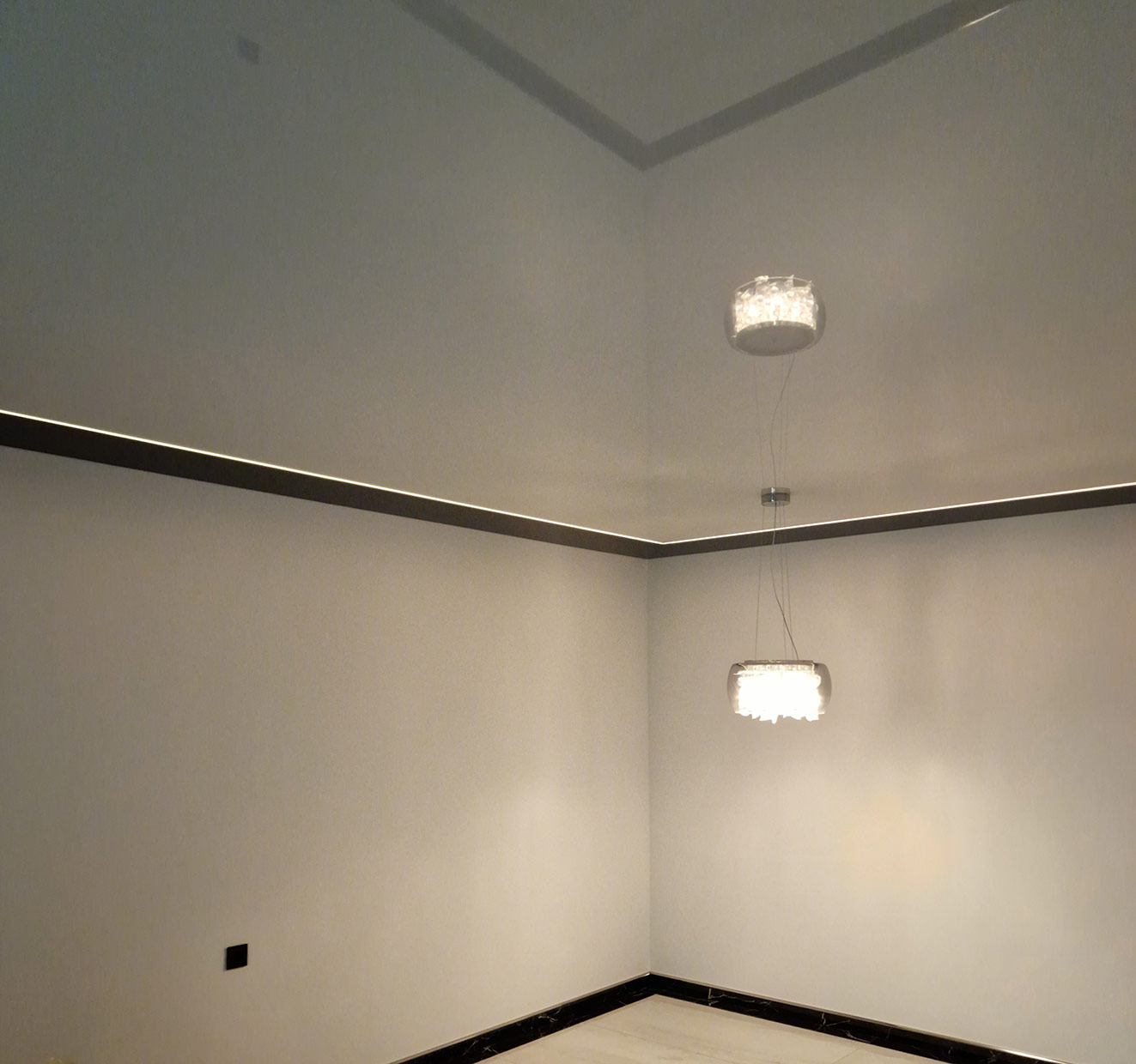 Spanndecke mit Beleuchtung in Lindlar