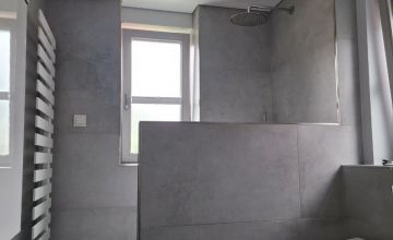 Spanndecke im Badezimmer mit glatter Deckenfläche – Beispiel für Spanndecken in Leichlingen (Rheinland) und Umgebung