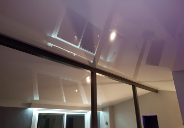 schräge Spanndecken