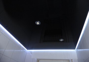 Spanndecke WC Badezimmer RGB indirekte Beleuchtung