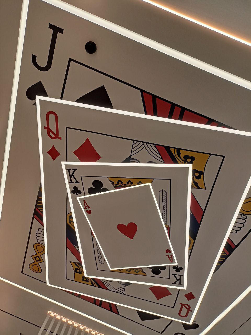 Spanndecke mit Beleuchtung in Issum